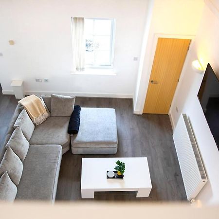 Large Unique 2 Bedroom Duplex Apartment With Private Parking & Free Wifi - Vat Qualifying By Amazing Spaces Relocations Ltd Warrington  Eksteriør bilde