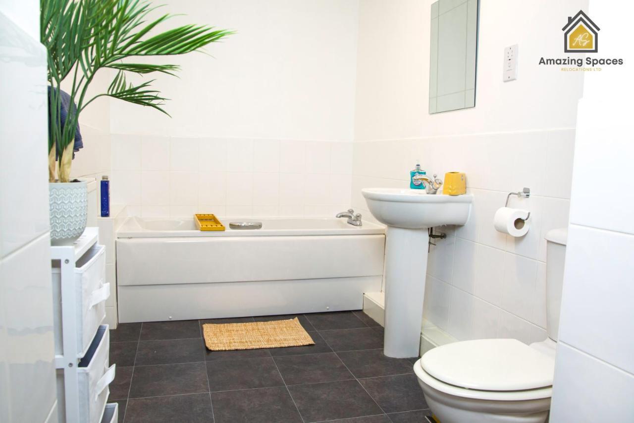 Large Unique 2 Bedroom Duplex Apartment With Private Parking & Free Wifi - Vat Qualifying By Amazing Spaces Relocations Ltd Warrington Eksteriør bilde