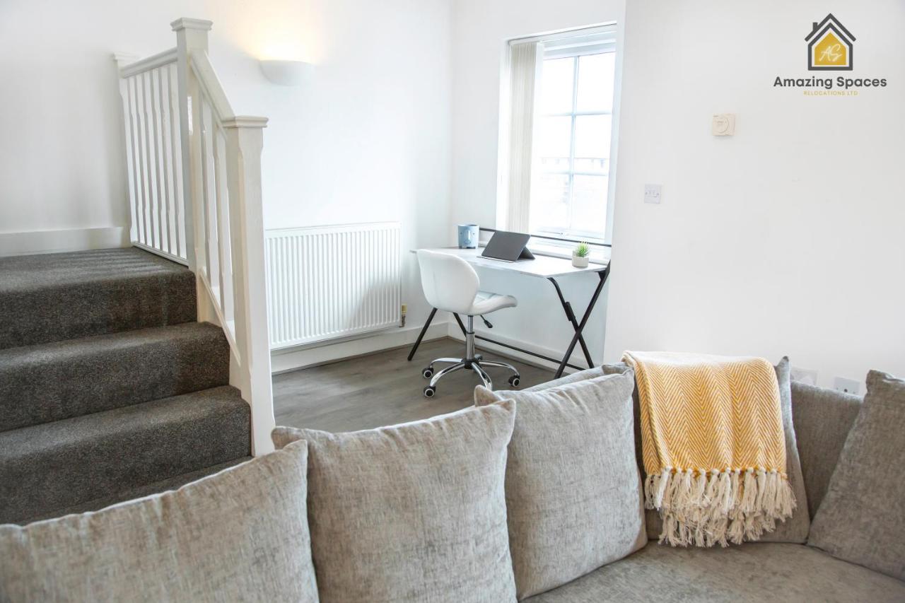 Large Unique 2 Bedroom Duplex Apartment With Private Parking & Free Wifi - Vat Qualifying By Amazing Spaces Relocations Ltd Warrington Eksteriør bilde