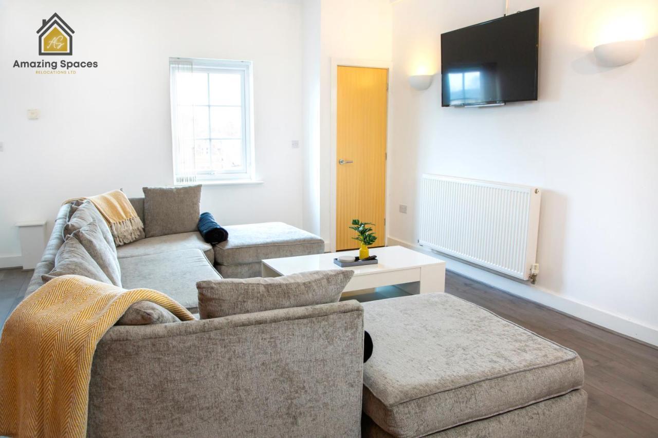 Large Unique 2 Bedroom Duplex Apartment With Private Parking & Free Wifi - Vat Qualifying By Amazing Spaces Relocations Ltd Warrington Eksteriør bilde
