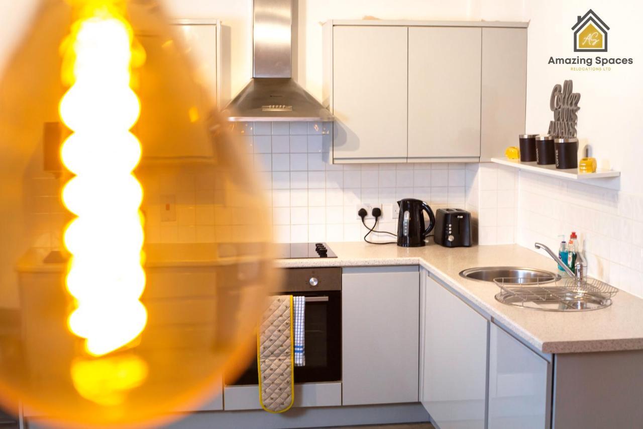 Large Unique 2 Bedroom Duplex Apartment With Private Parking & Free Wifi - Vat Qualifying By Amazing Spaces Relocations Ltd Warrington Eksteriør bilde